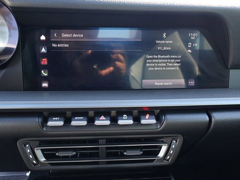 Used 2023 Porsche 911 Carrera w/ Premium Package image 38