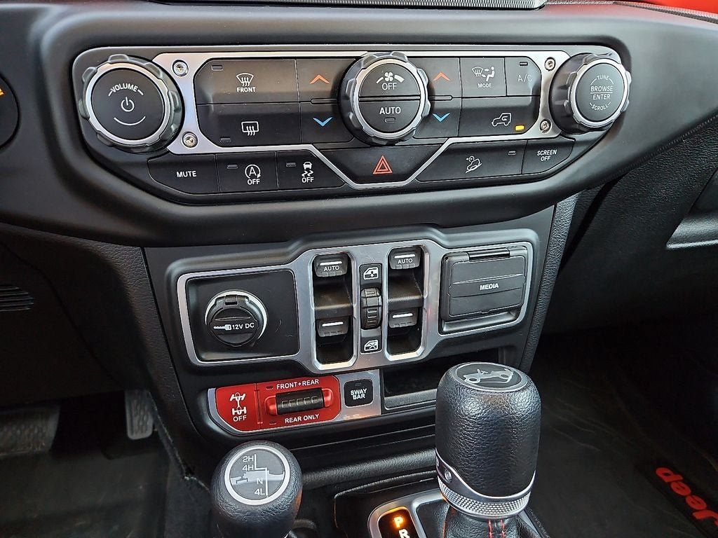 Used 2018 Jeep Wrangler Unlimited Rubicon AWD/4WD image 27