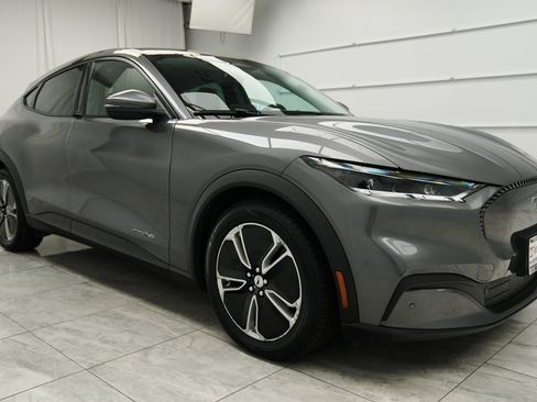 Used 2021 Ford Mustang Mach-E Select w/ Comfort/Appearance Package image 2