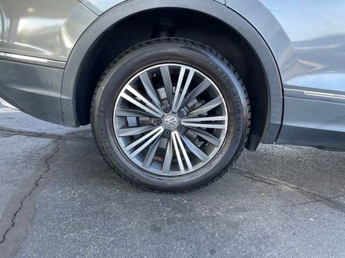Used 2018 Volkswagen Tiguan SE w/ 18" Alloy Wheels Package AWD/4WD image 34