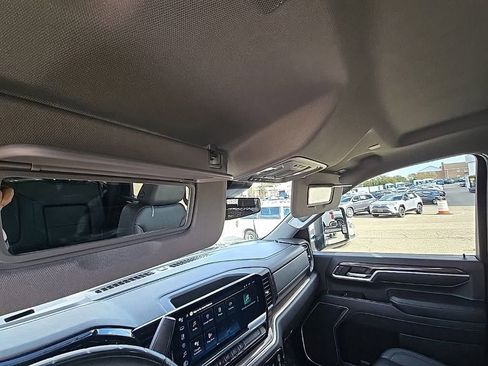 Used 2024 Chevrolet Silverado 2500 LT w/ Convenience Package image 28