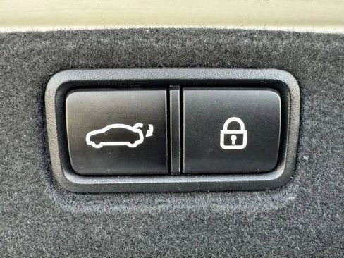Used 2015 Kia K900 Premium RWD image 48