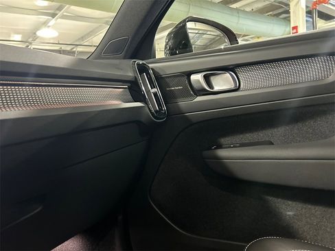 Used 2022 Volvo XC40 T5 R-Design w/ Advanced Package image 20