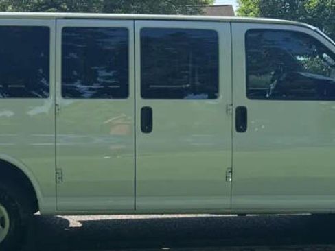 Used 2018 Chevrolet Express 2500 LS w/ Driver Convenience Package RWD image 6