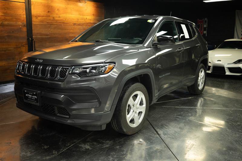 Used 2023 Jeep Compass Sport AWD/4WD image 2