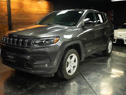 Used 2023 Jeep Compass Sport AWD/4WD image 2