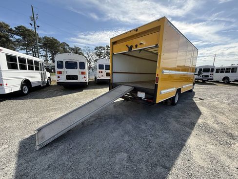 Used 2021 GMC Savana 3500 Extended w/ Power Convenience Package image 5