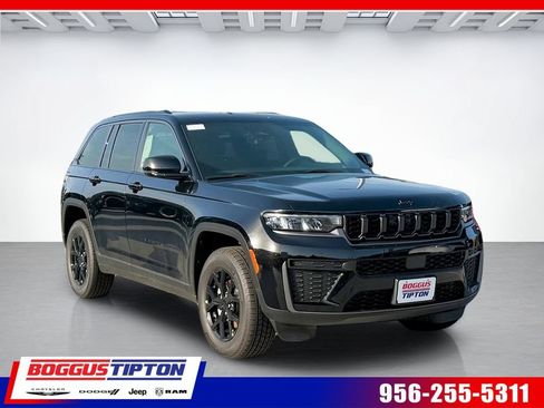 New 2026 Jeep Grand Cherokee Altitude AWD/4WD image 1