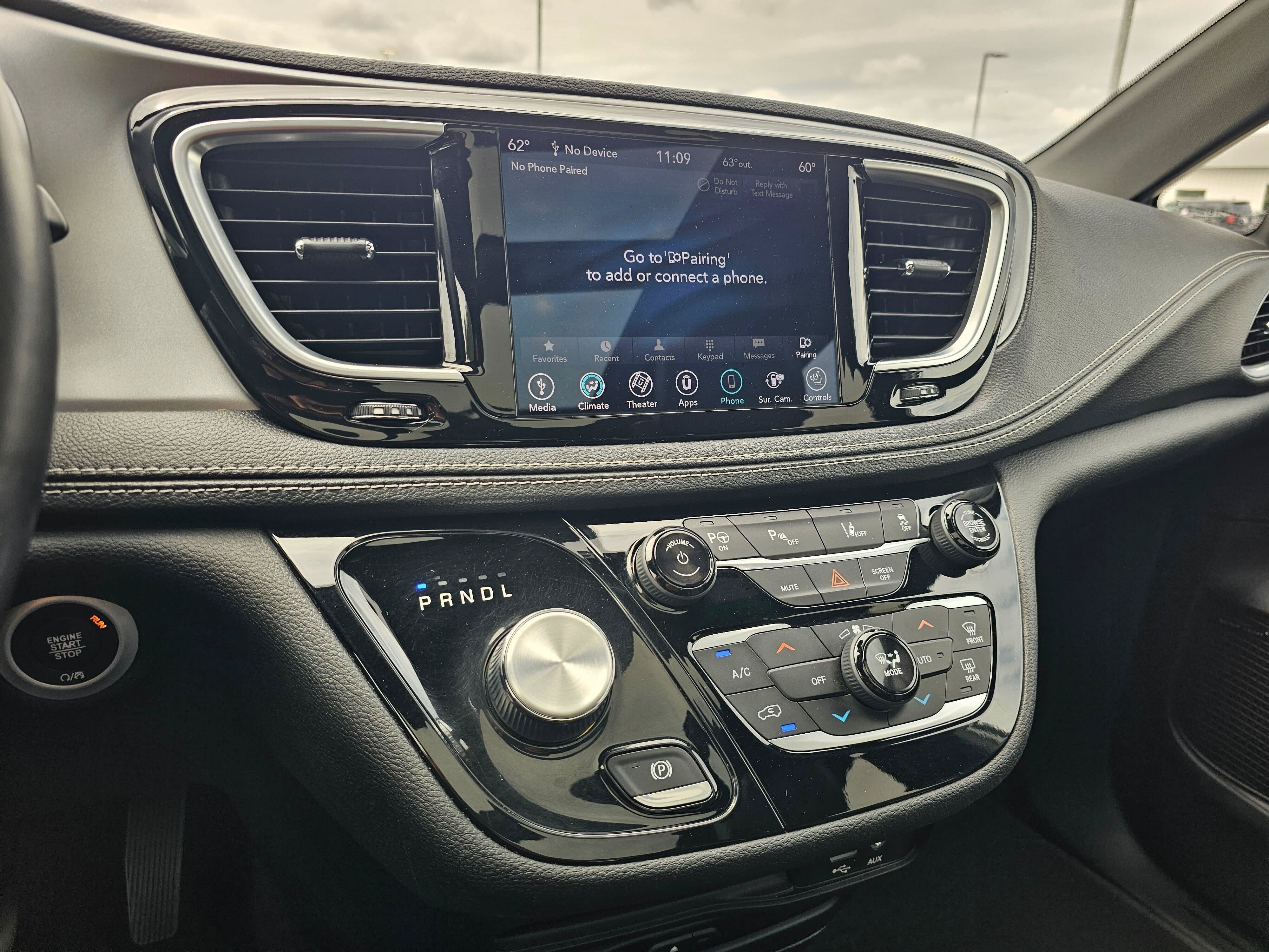 Used 2019 Chrysler Pacifica Limited w/ Advanced Safetytec Group FWD image 23
