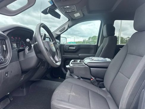 Used 2020 Chevrolet Silverado 1500 Custom w/ Custom Value Package AWD/4WD image 12