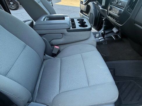 Used 2018 Chevrolet Silverado 1500 Custom w/ Custom Value Package image 9