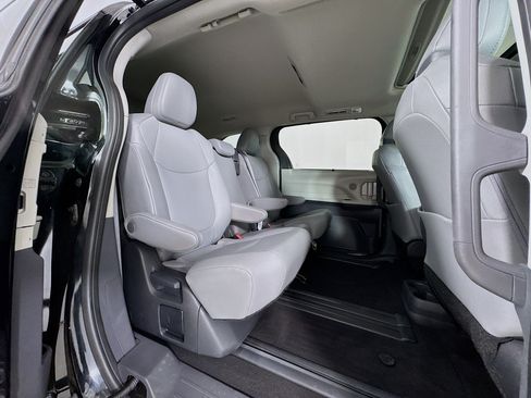 Certified 2024 Toyota Sienna XLE w/ XLE Plus Package FWD image 30