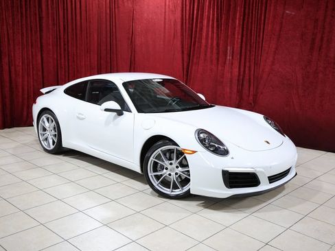 Used 2017 Porsche 911 Carrera RWD image 2