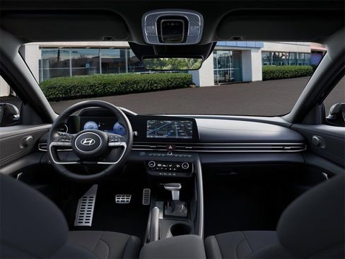 New 2025 Hyundai Elantra SEL image 11