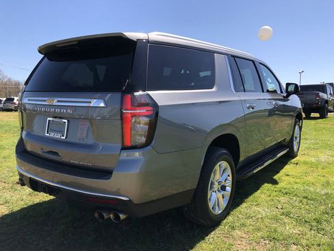 Used 2022 Chevrolet Suburban Premier image 5