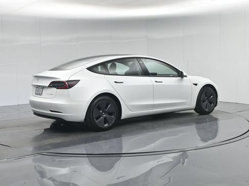 Used 2022 Tesla Model 3 Long Range AWD/4WD image 23