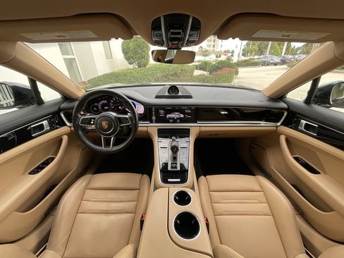Used 2019 Porsche Panamera 4 image 12
