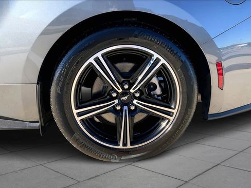 Used 2024 Ford Mustang EcoBoost image 8