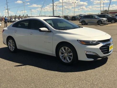 Used 2024 Chevrolet Malibu LT FWD image 2