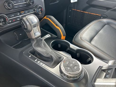 Used 2024 Ford Bronco Badlands AWD/4WD image 34
