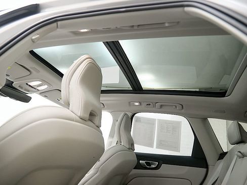 Certified 2024 Volvo XC60 T8 Ultimate w/ Protection Package Premier image 23