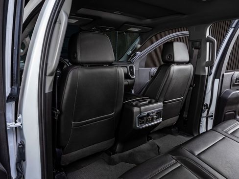 Used 2023 GMC Sierra 3500 Denali w/ Denali Ultimate Package image 34