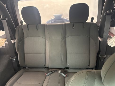 Used 2022 Jeep Wrangler Sport S image 13