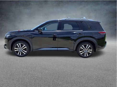 Used 2025 Nissan Pathfinder Platinum w/ Cargo Package FWD image 5