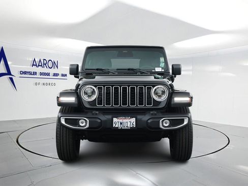 Used 2025 Jeep Wrangler Unlimited Sahara w/ Safety Group image 4