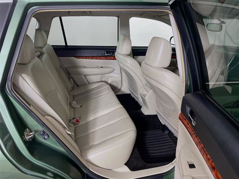 Used 2012 Subaru Outback 3.6R Limited image 29