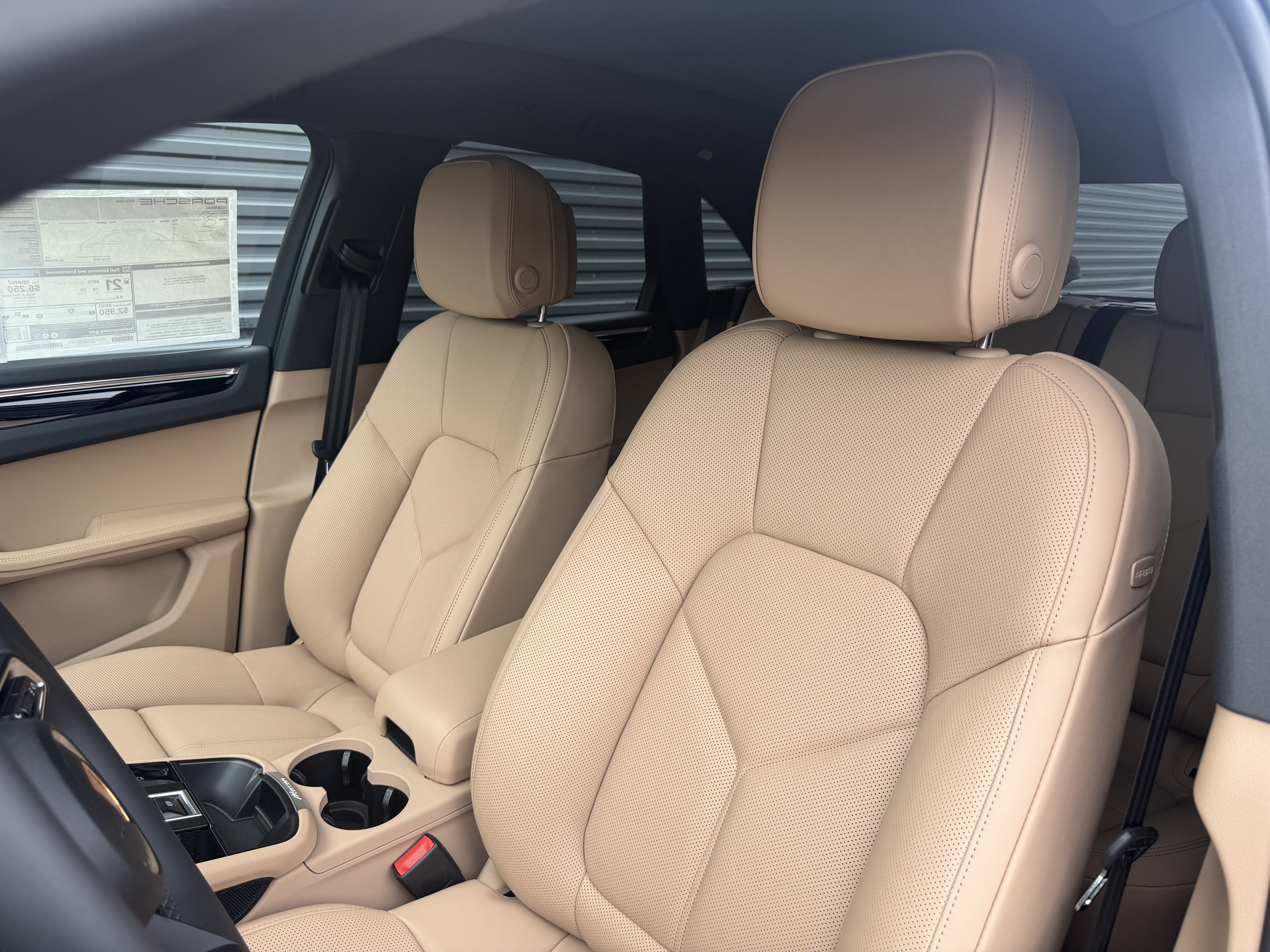 New 2026 Porsche Macan AWD/4WD image 5