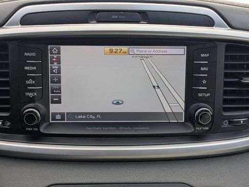 Used 2019 Kia Sorento SX image 30