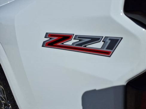 Used 2023 Chevrolet Colorado Z71 w/ Z71 Convenience Package 2 image 15