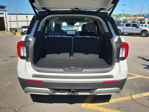 New 2026 Ford Explorer Platinum AWD/4WD image 8