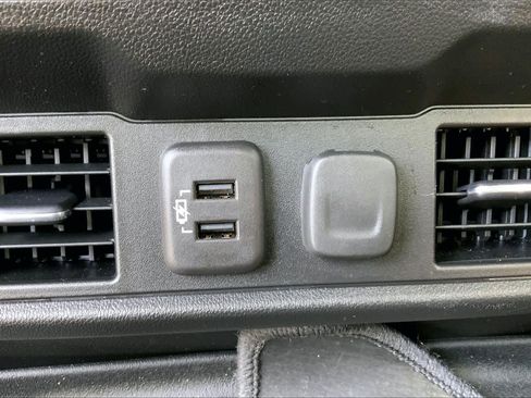 Used 2020 Chevrolet Silverado 1500 LT w/ Texas Edition image 33