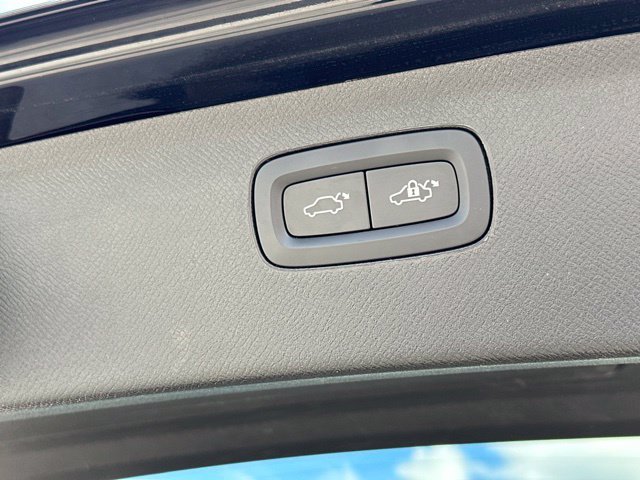 Certified 2023 Volvo XC90 B6 Core w/ Climate Package AWD/4WD image 37