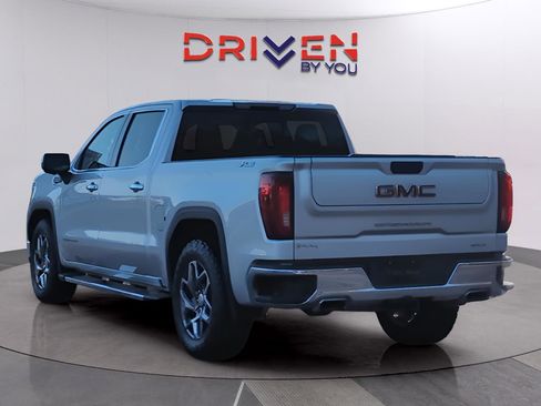 Used 2022 GMC Sierra 1500 SLT w/ SLT Premium Plus Package image 3