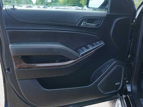 Used 2019 Chevrolet Tahoe LT w/ RST Edition AWD/4WD image 21