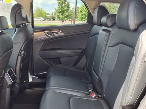 Used 2024 Kia Sportage EX image 18