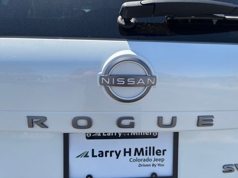 Used 2024 Nissan Rogue SV AWD/4WD image 34