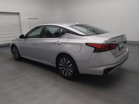 Used 2024 Nissan Altima 2.5 SV image 3