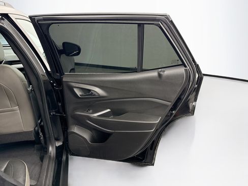 Used 2025 Chevrolet Trax ACTIV w/ Sunroof Package FWD image 29