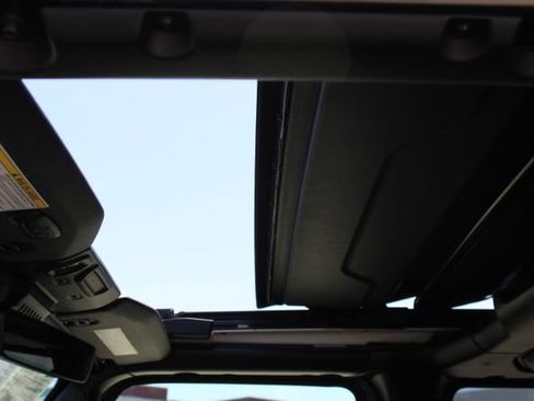Used 2021 Jeep Wrangler Unlimited Rubicon AWD/4WD image 43