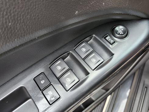 Used 2016 GMC Canyon SLE image 37