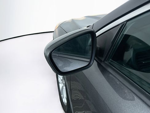 Used 2020 Ford Escape SE image 16