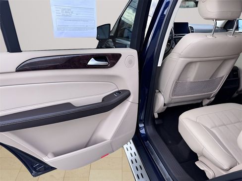 Used 2019 Mercedes-Benz GLS 450 4MATIC image 34