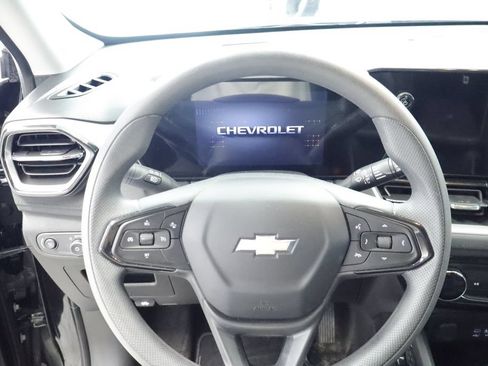 Used 2024 Chevrolet TrailBlazer LT AWD/4WD image 25