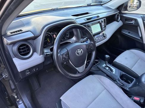 Used 2017 Toyota RAV4 XLE image 19