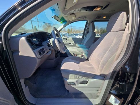 Used 2002 Ford Windstar SE image 3