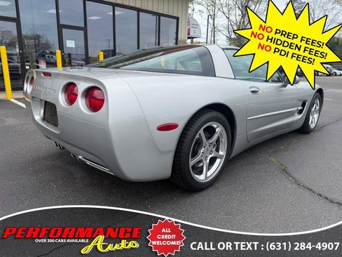 Used 2004 Chevrolet Corvette Coupe w/ Preferred Equipment Group RWD image 6